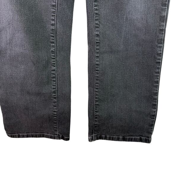 L.L. Bean 2 Pairs Women's 14 Black True Shape Classic Fit Straight Leg Jeans - Picture 8 of 8